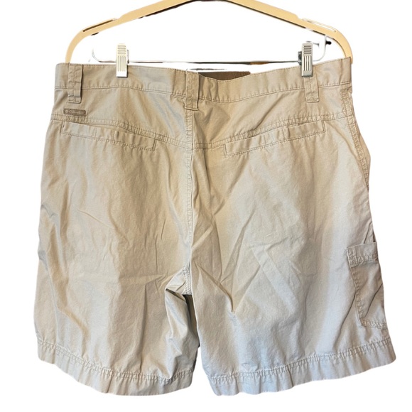 Men’s Columbia outdoor hiking camping gorpcore tan khaki shorts. Size 38 - Picture 2 of 4